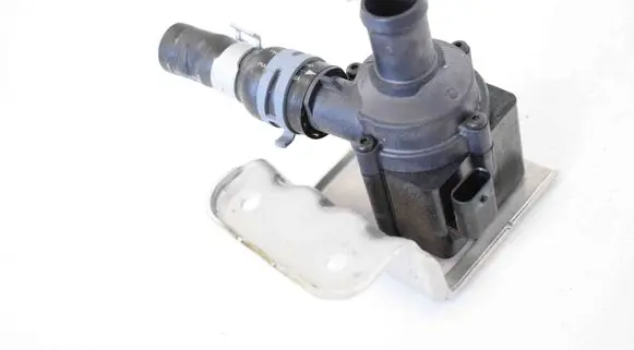 Audi Q7 4M Electric auxiliary coolant/water pump 06H121601M