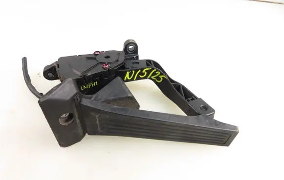 Hyundai ix35 Accelerator throttle pedal FIL0180A2S100 327002S100