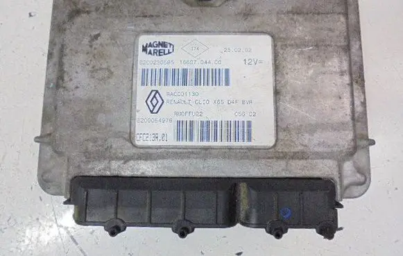 Renault Clio II Engine control unit/module ECU 8200230585