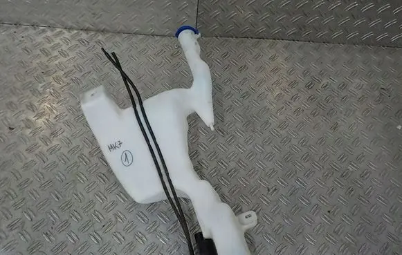 Ford Fiesta Windshield washer fluid reservoir/tank 8A6117B613AG