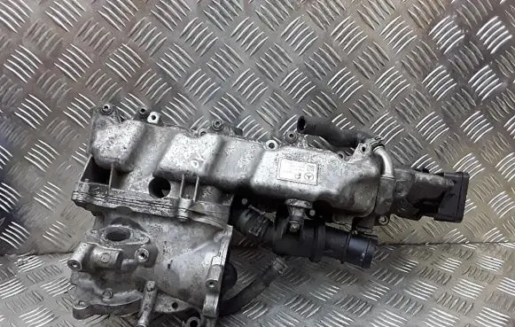 Mercedes-Benz A W168 Intake manifold a6400900337