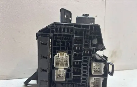 Toyota Yaris Fuse box set 7178R0A2