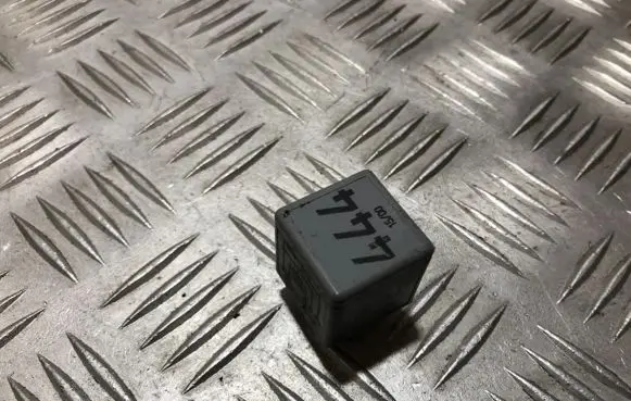 Volkswagen Golf IV Other relay 1j0927841 v2314-a52-x400