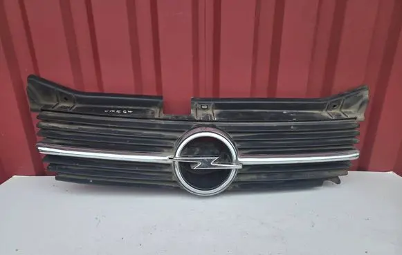 Opel Omega B1 Front bumper upper radiator grill 90459940
