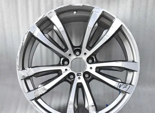 BMW X5 E70 R20 alloy rim 