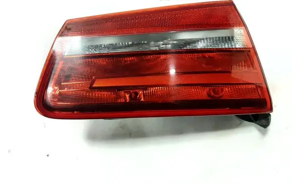 Tailgate rear/tail lights