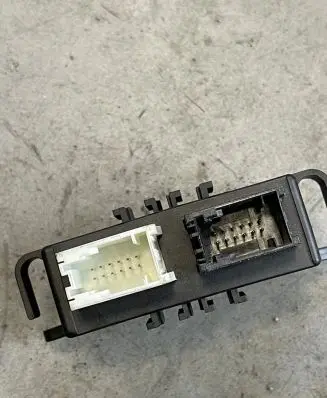 BMW M3 Wing mirror control module 6916054