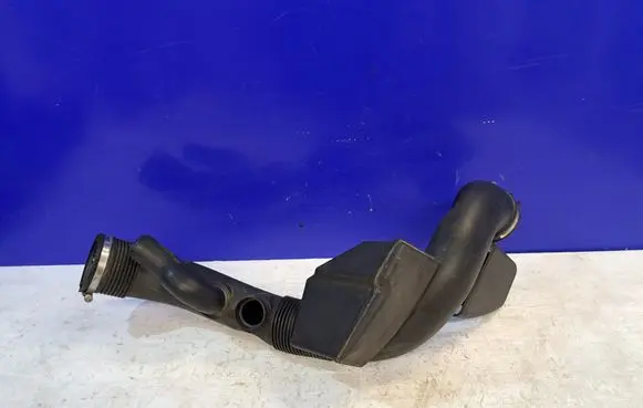 Volvo XC70 Air intake hose/pipe 31305036