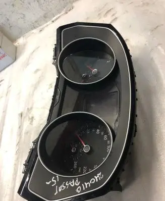 Volkswagen PASSAT B8 Speedometer (instrument cluster) 3g0920741a