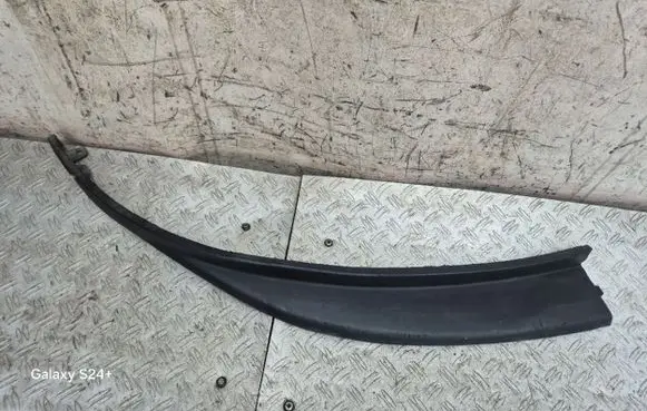 Front bumper lip