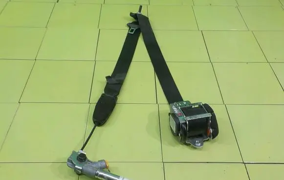 Alfa Romeo Mito Front seatbelt 618744800 15AB42