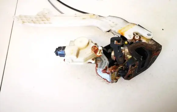 Hyundai Elantra Rear door lock