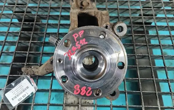 Front wheel hub spindle knuckle