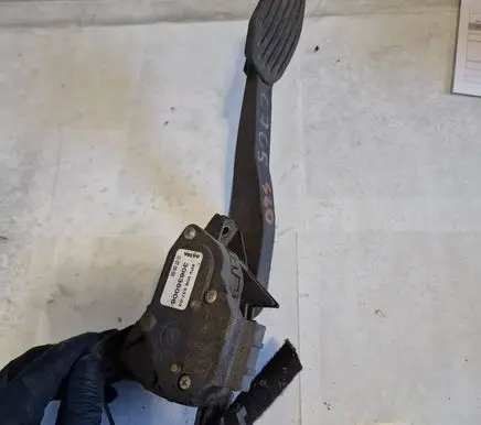 Volvo S60 Accelerator throttle pedal 30636006 6PV00853703