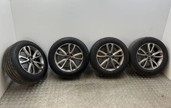 Hyundai Santa Fe R18 alloy rim 529102W180