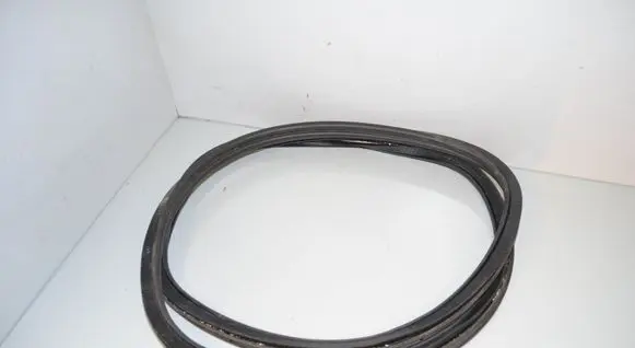 BMW i3 Trunk rubber seal (body) 7439016 51767439016 51767405297