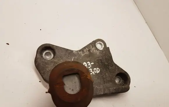 Audi A8 S8 D3 4E Engine mounting bracket 4E0199343AA