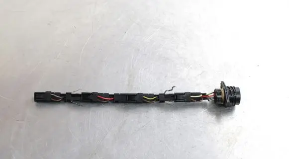 Audi A4 S4 B7 8E 8H Fuel injector wires 038971600