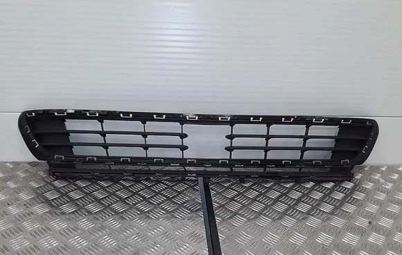 Front bumper lower grill
