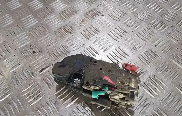 Chrysler 300M Rear door lock