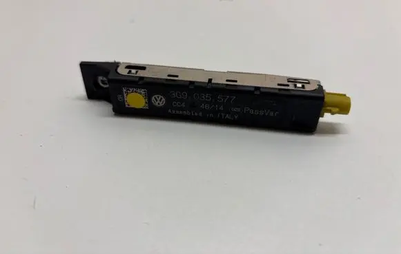 Volkswagen PASSAT B8 Aerial antenna amplifier 3G9035577
