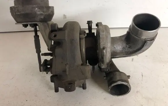 Toyota Avensis T250 Turbo 050530039645 172010R010