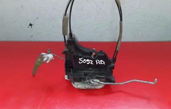 Mitsubishi Grandis Front door lock NOCODE