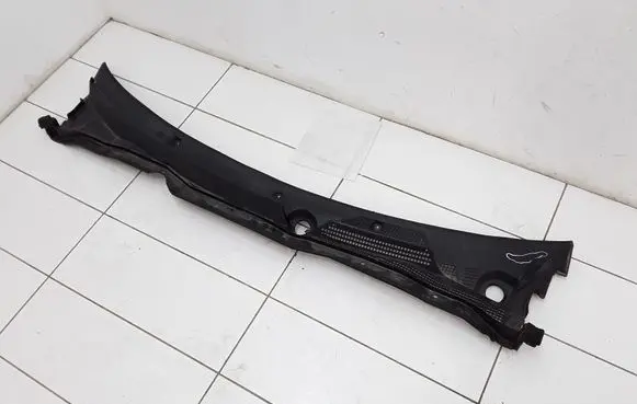 Nissan Almera N16 Wiper trim
