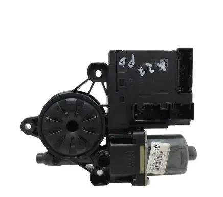 Volkswagen PASSAT B7 Front door window regulator motor 3AA959702A 3AA837462 988693305