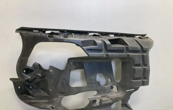 Volvo V60 Front bumper mounting bracket 31323841