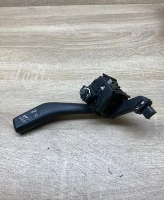 Volkswagen Touran I Indicator stalk 1K0953513E