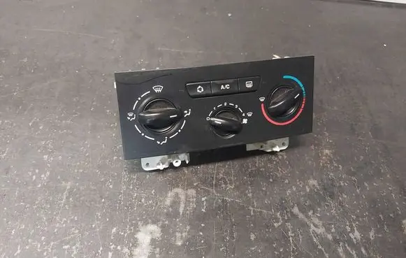 Peugeot 307 Climate control unit K2860 K28605C561K