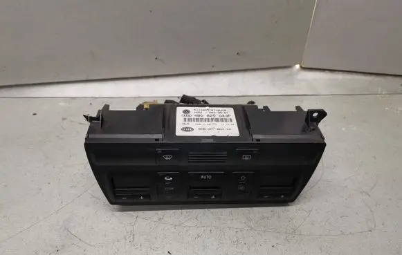 Audi A6 S6 C5 4B Climate control unit 4B0820043P