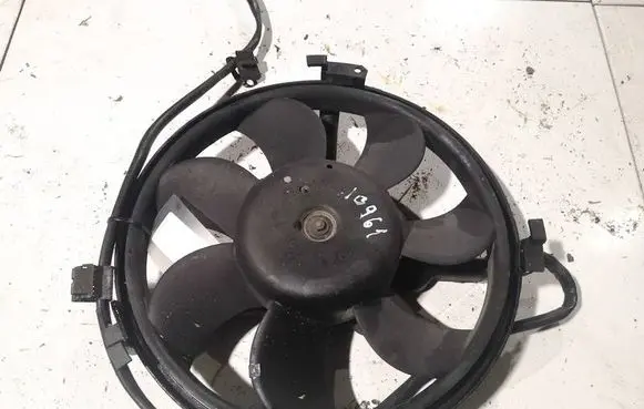 Audi A4 S4 B5 8D Radiator cooling fan shroud 