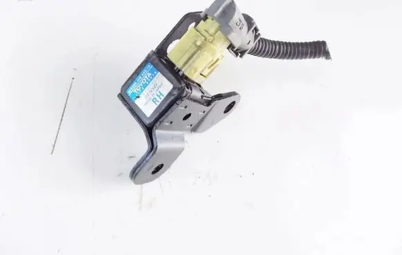 Lexus IS 200-300 Airbag deployment crash/impact sensor