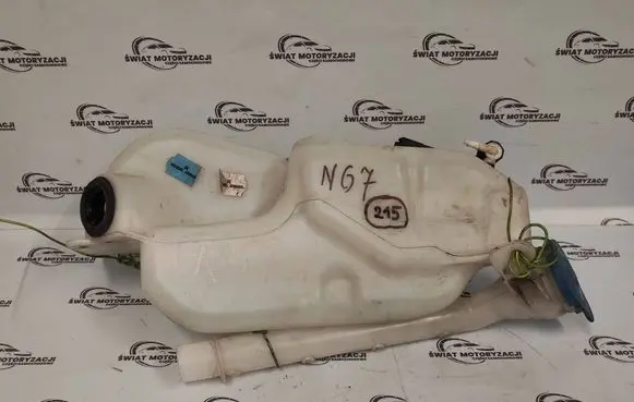Nissan Qashqai Windshield washer fluid reservoir/tank 