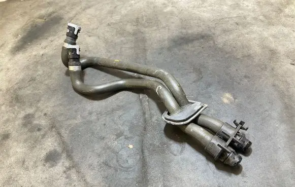 Land Rover Discovery Sport Engine coolant pipe/hose 6G9118C286CG