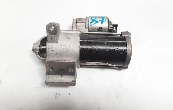 BMW 3 F30 F35 F31 Starter motor 8643641