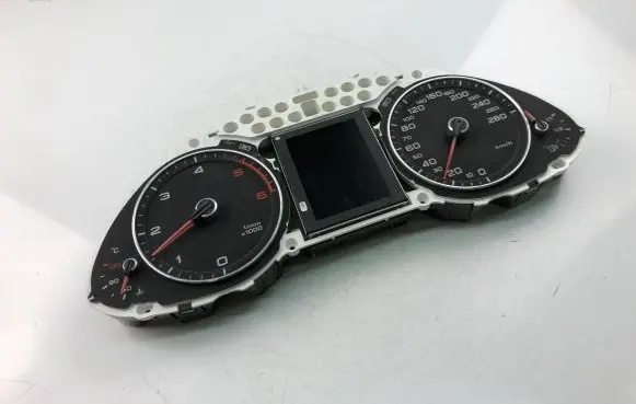 Speedometer (instrument cluster)