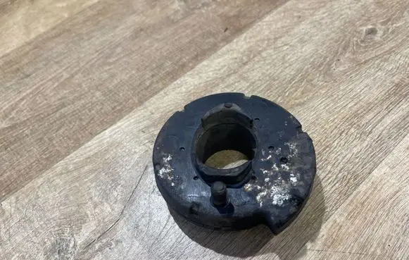 Audi Q7 4M Rear coil spring rubber mount 4M0512297B