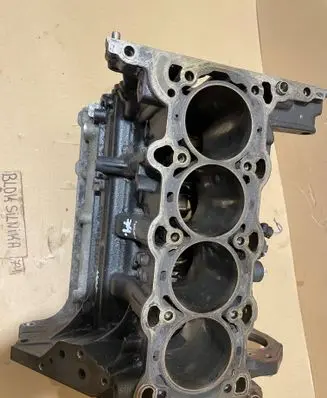 Opel Astra J Engine block 55561961