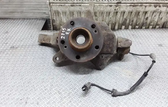 Front wheel hub spindle knuckle