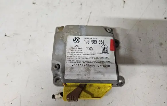 Volkswagen PASSAT B5 Airbag control unit/module 1J0909604 5WK4200 44970205