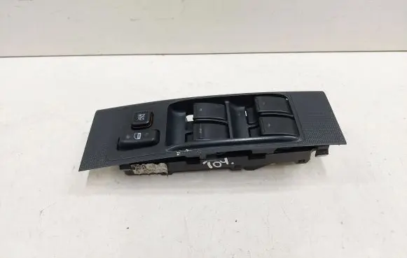 Toyota Corolla Verso E121 Electric window control switch 848200F03000 37073 37073C