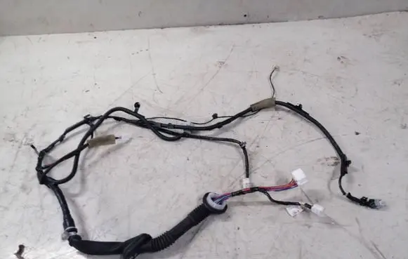 Subaru Forester SJ Front door wiring loom/harness boot 81821sg400