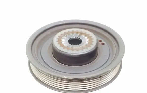 Volkswagen Golf VII Crankshaft pulley 04C105243D