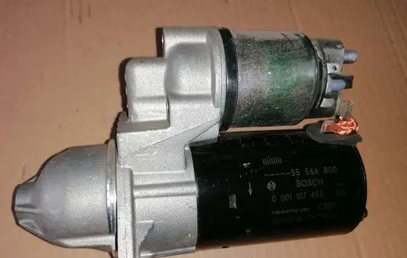 Opel Adam Starter motor 0001107493T
