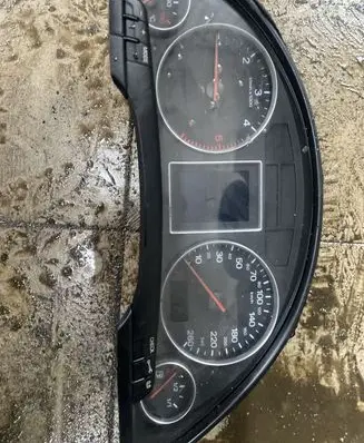 Audi A4 S4 B6 8E 8H Speedometer (instrument cluster)