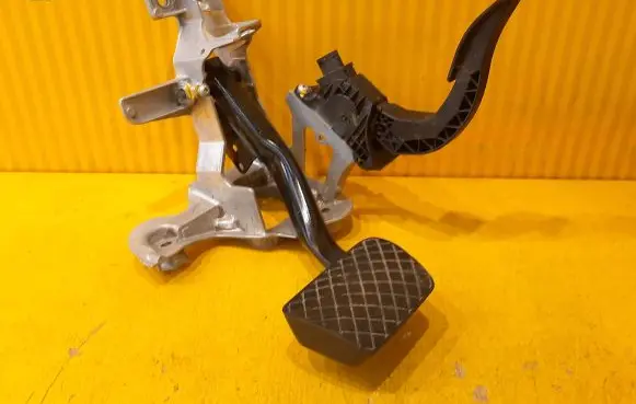 Audi Q7 4M Brake pedal 4M1723117B