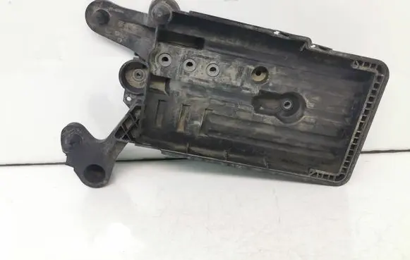 Volkswagen Golf VII Battery tray 5Q0915321G 6l5Q0915331H